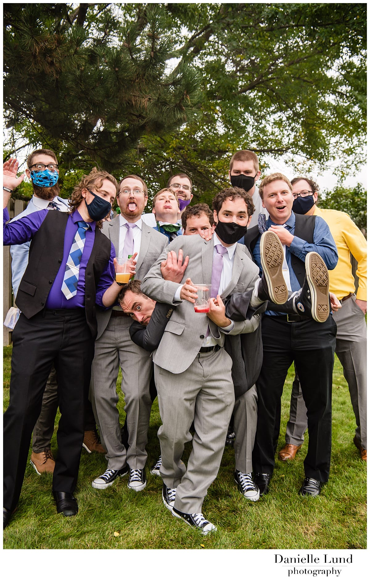 Covid_19_wedding_party_poses_danielle_lund_photography104