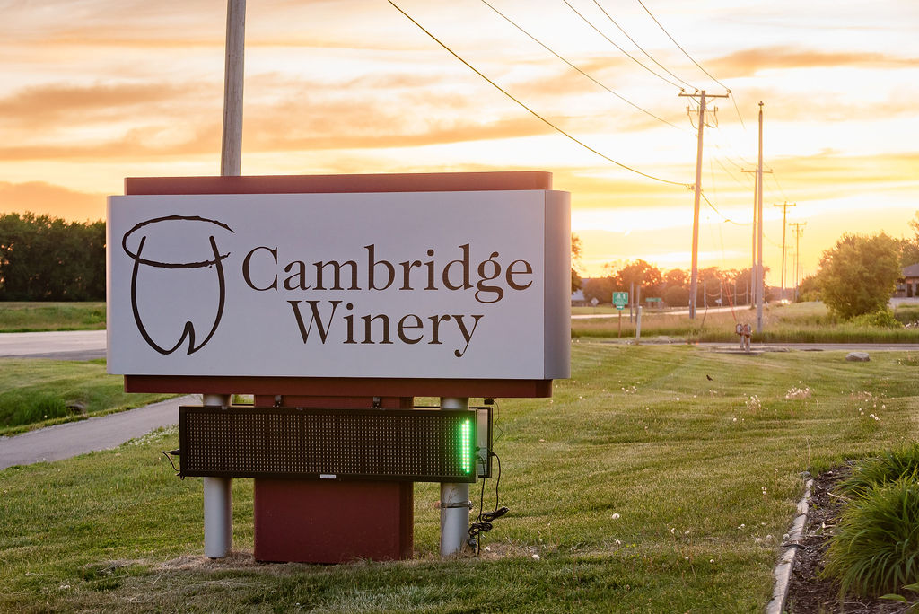 cambridge-winery-wisconsin-sunset-wedding