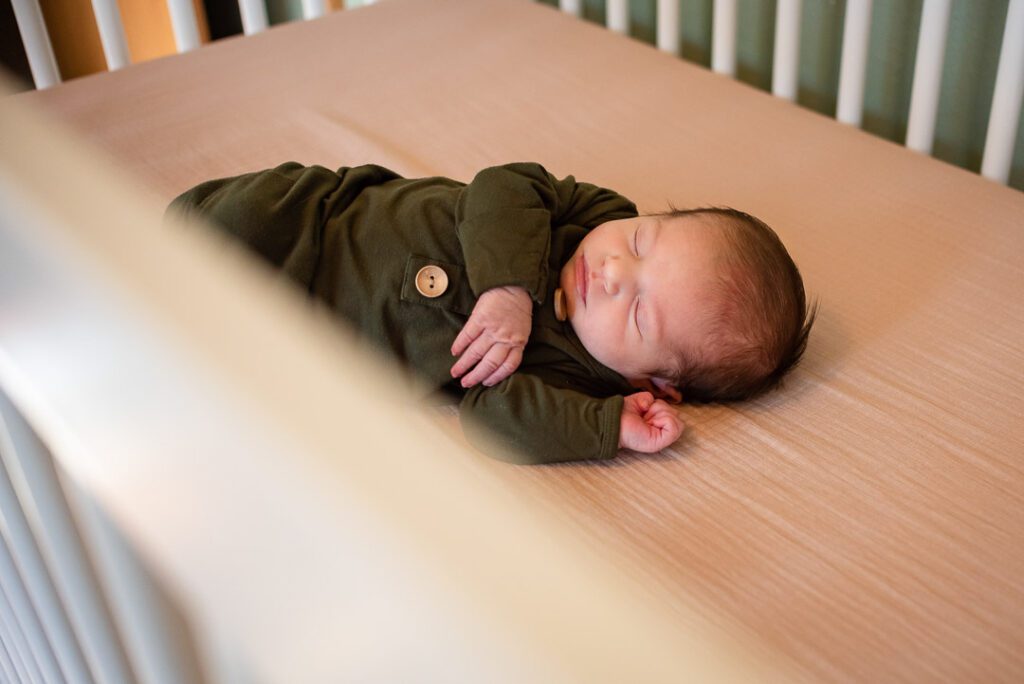 newborn-in-crib-lifestyle-photographer-cambridge-wi-studio-501-photography1