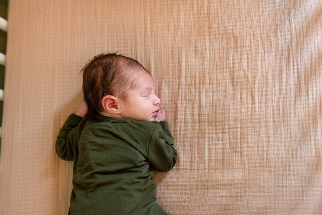 newborn-in-crib-lifestyle-photographer-cambridge-wi-studio-501-photography2