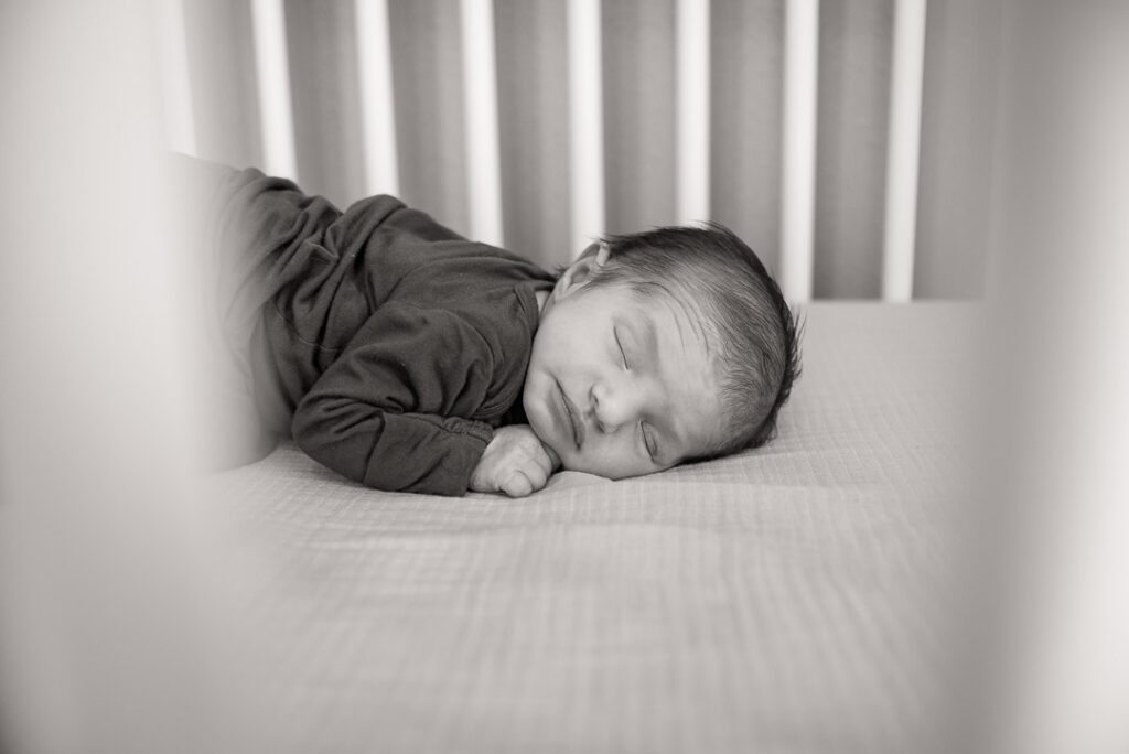 newborn-in-crib-lifestyle-photographer-cambridge-wi-studio-501-photography4