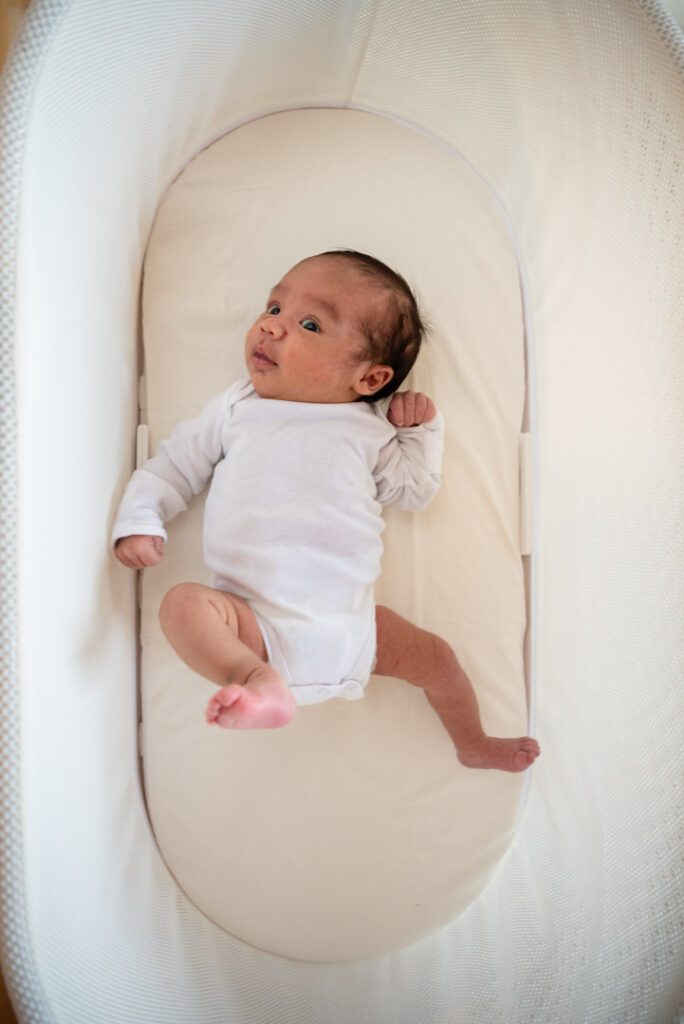 newborn-photo-fingers-and-toes-in-home-photography1