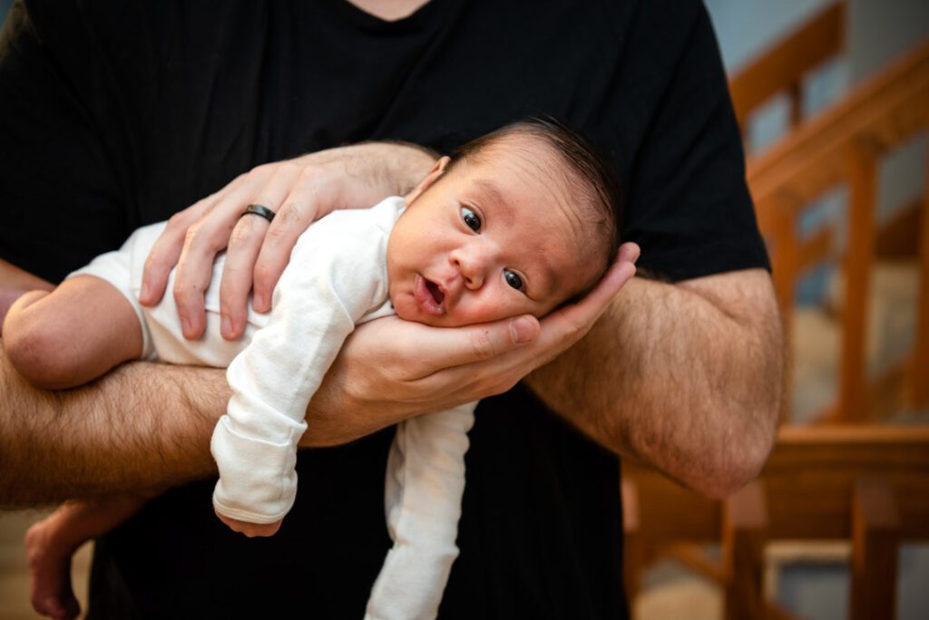 newborn-photo-fingers-and-toes-in-home-photography3